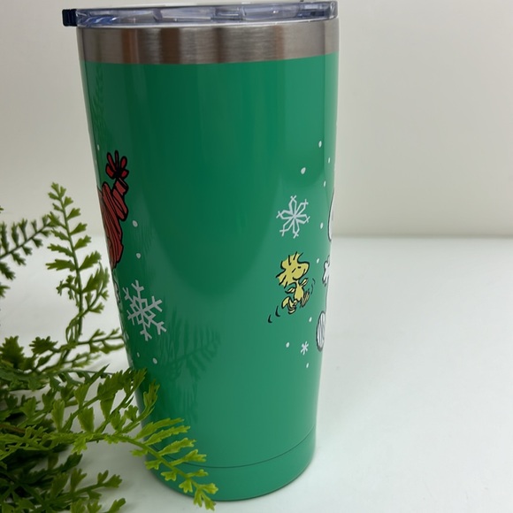 Snoopy Christmas cup with lid, NWT, cute Peanuts snowflake design - Picture 8 of 13